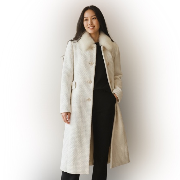 Moda International Off White coat faux fur collar, colorful floral lining - Picture 15 of 15